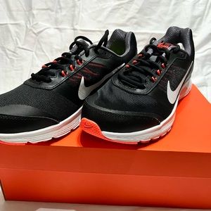 Brand new, authentic Nike Air Relentless 5 shoes